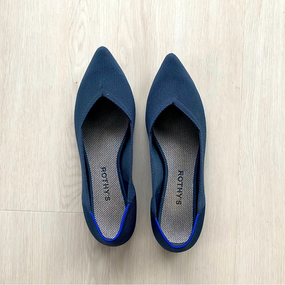 Rothy’s pointed toe flats size 8.5 navy blue